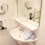 Πανσιόν Ostfriesland Garni 3*